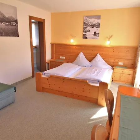 Guest house Ivos Sonnenpension Leutasch